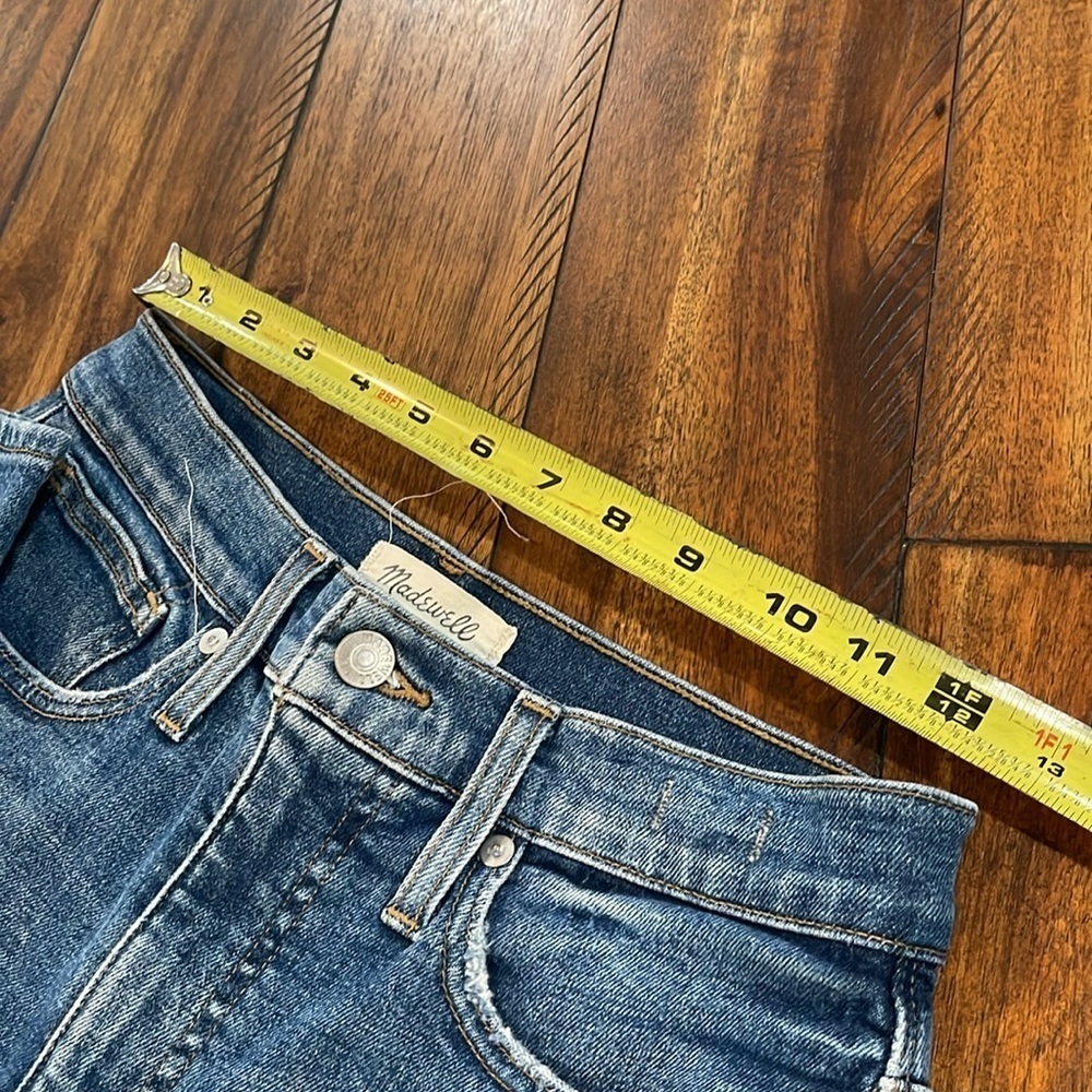 Madewell Momjean size 26 Blue Medium Wash Distressed high rise high Waisted - Picture 12 of 13